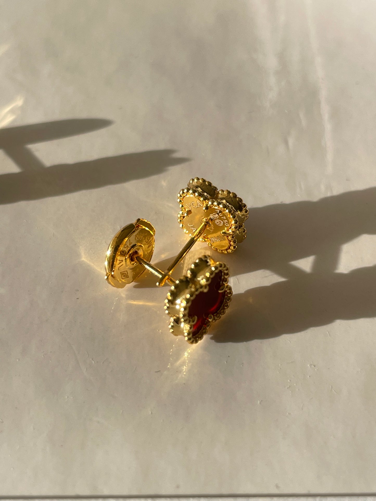 Aretes VCA| Plata 925| Cornalina| Dorado Rojo